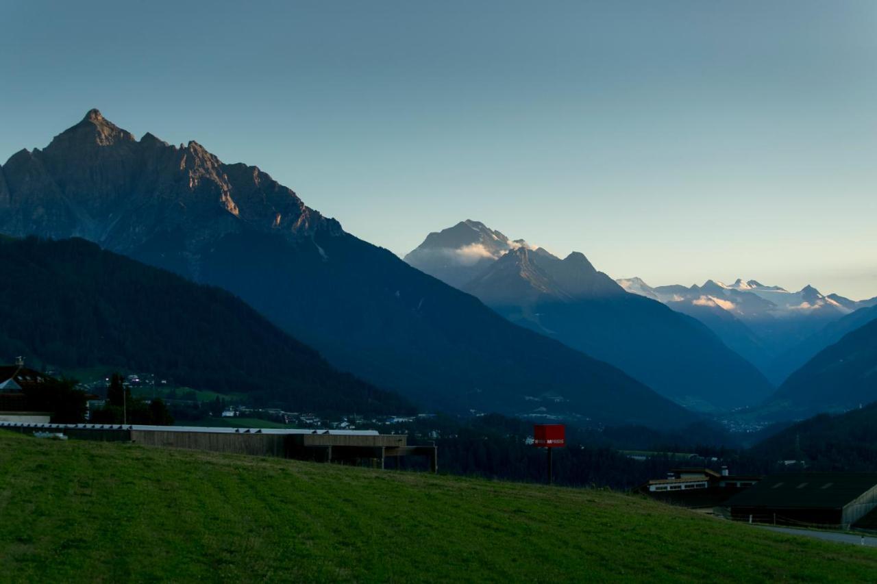 Apartment Wiesenhof - Natur & Weitblick Ueber Innsbruck - Ladestation Fuer Elektroautos Extérieur photo